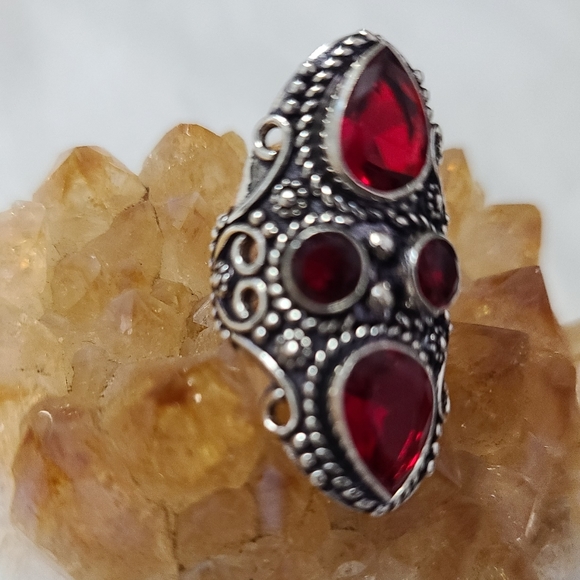 🌺 Bogo New *Vintage Garnet Trinity Ring - Picture 2 of 5